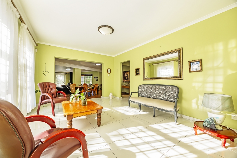 6 Bedroom Property for Sale in Door De Kraal Western Cape